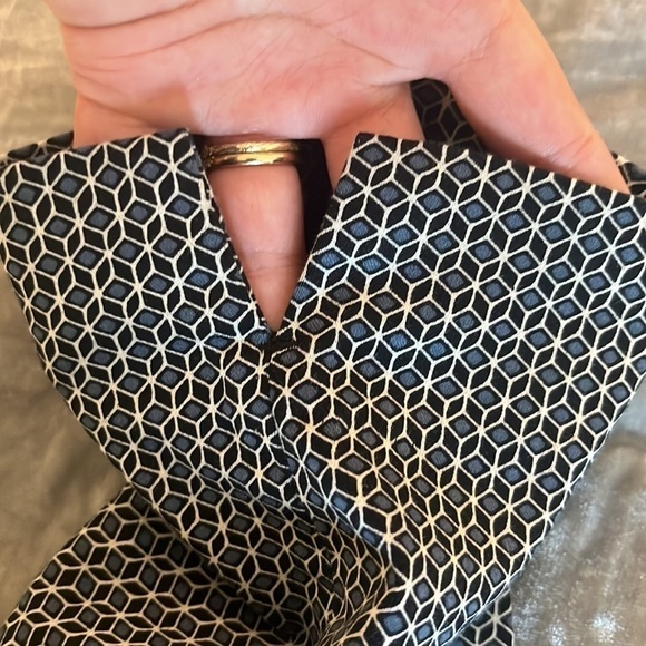 H&M Geometric Print Cropped Dress Pants (Size 4P)​​​​​​​​​​​ - Picture 4 of 7